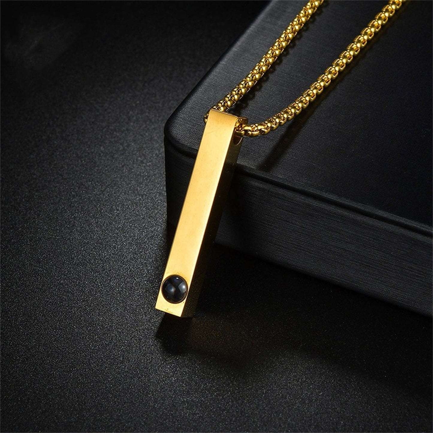 Fotohalskjede - Tekst