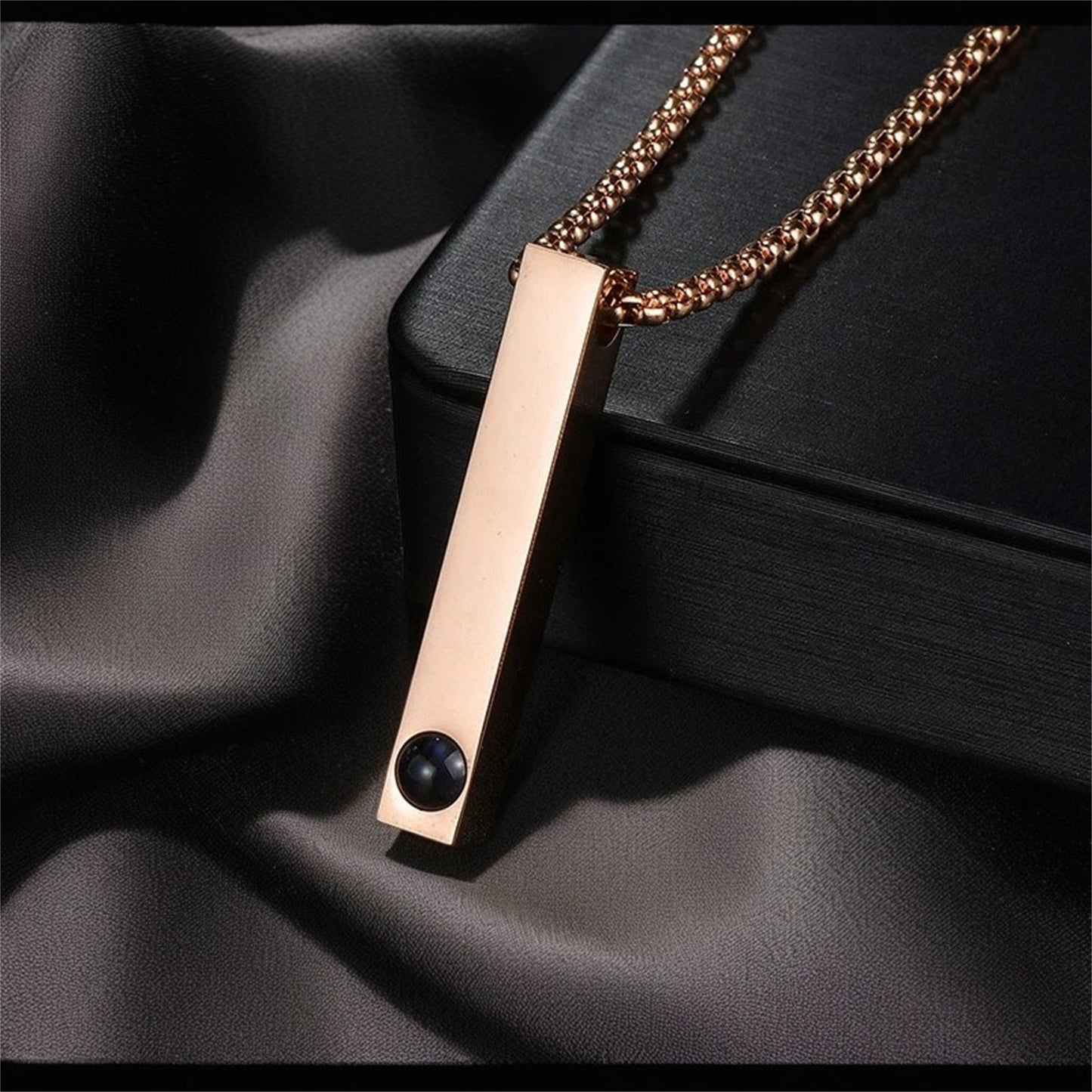 Fotohalskjede - Tekst